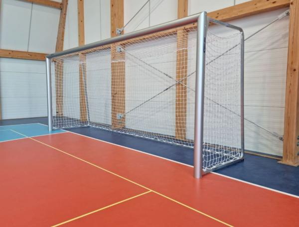 Hliníková fotbalová branka o rozměru 5,0 x 2,0 m do montážních pouzder