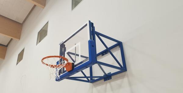 Pevná konštrukcia basketbalového koša pre dosku s rozmerom 90 x 120 cm